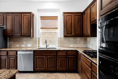 $675,000 | 2705 Golden Gate Park, Austin, TX 78732