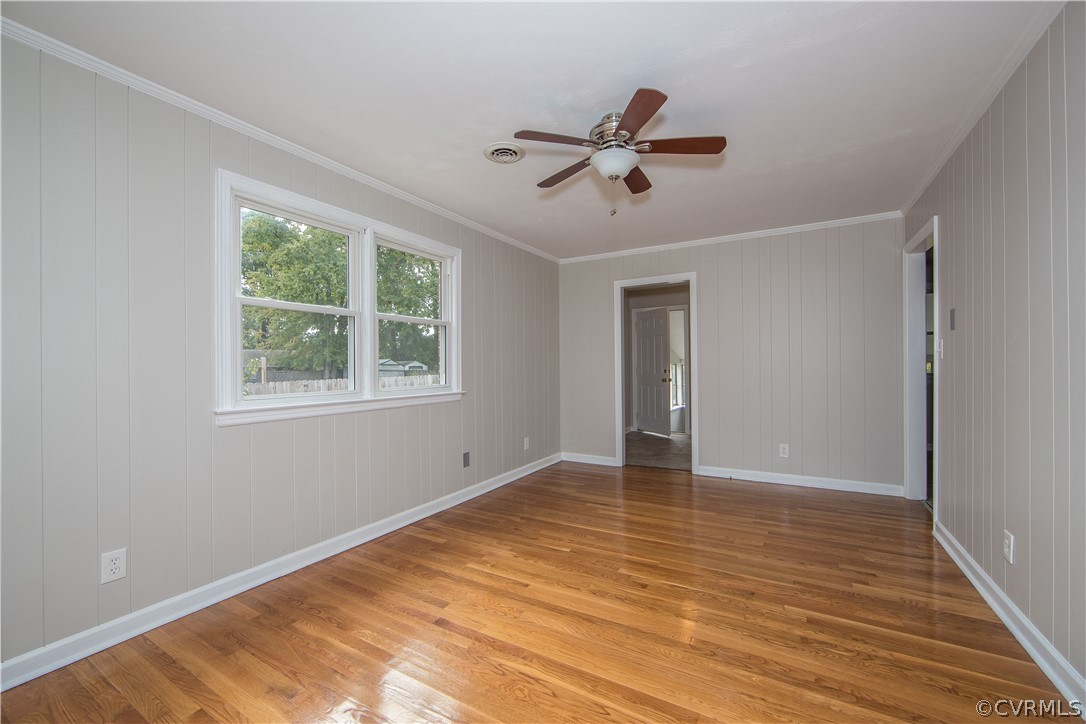 913 Yorkshire Road Colonial Heights, VA 23834 - Photo 12 of 26 Come home and relax in this family room designed f