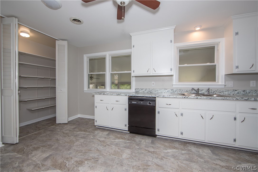 913 Yorkshire Road Colonial Heights, VA 23834 - Photo 9 of 26 Not enough cabinet space? Never a problem - look