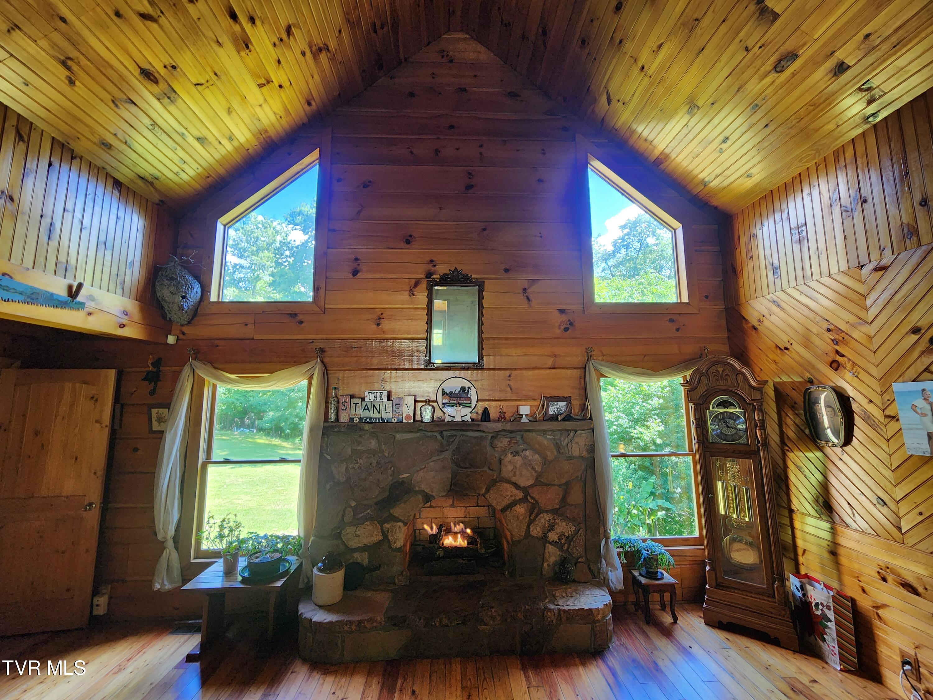 639 Dream Farm Road Birchleaf, VA 24220 - Photo 12 of 153 20240529_111255