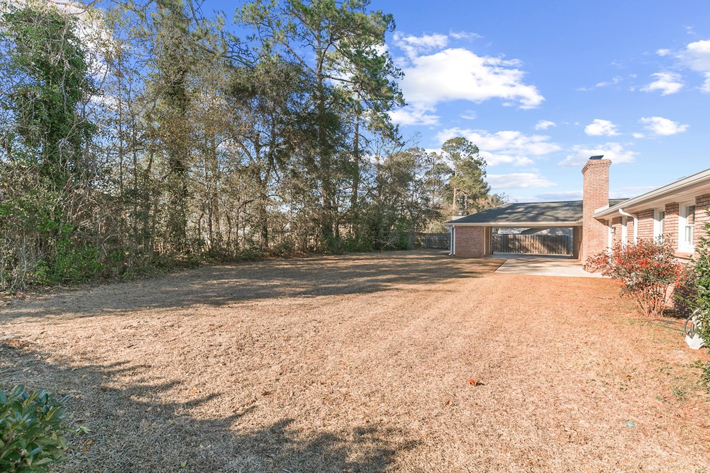 1107 Deerpath Road Dothan, AL 36303 - Photo 6 of 39