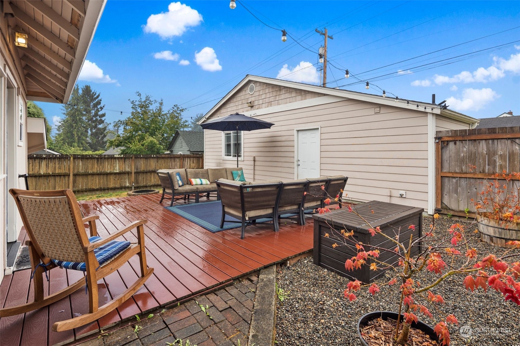 1524 Rockefeller Avenue Everett, WA 98201 - Photo 32 of 37 a view of a terrace with furniture