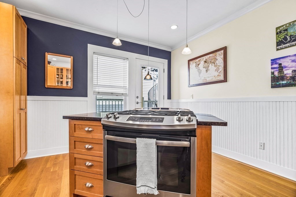 472 East 8th Street, Unit 2 Boston, MA 02127 - Photo 4 of 15