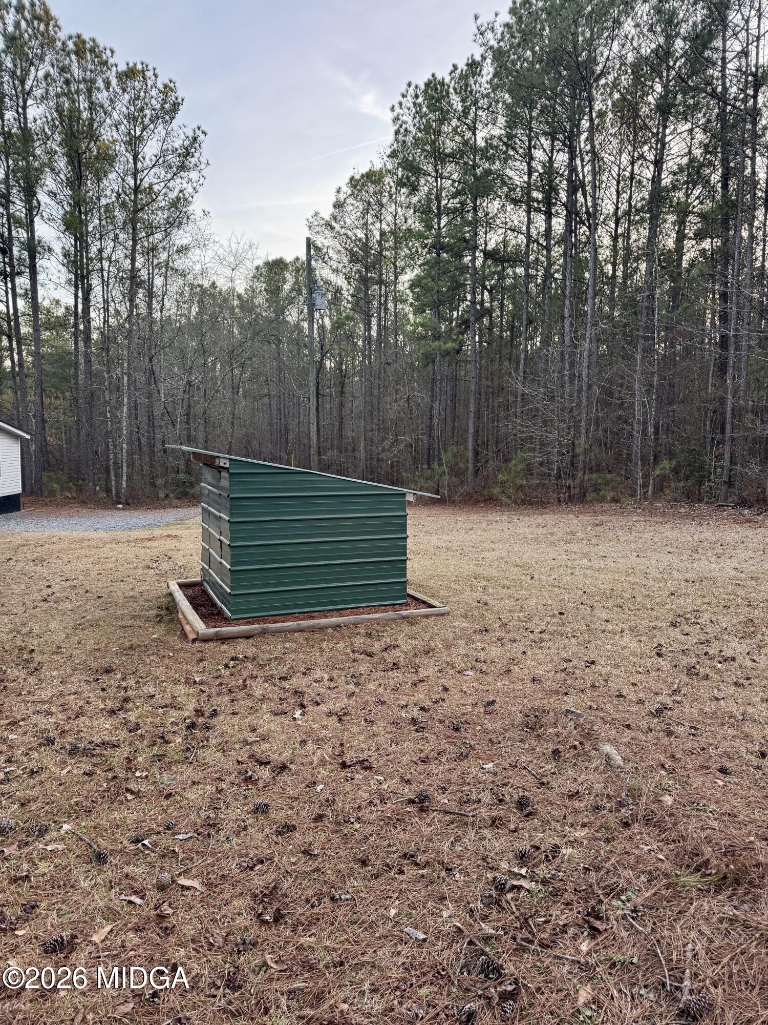 197 Cherokee Trail Forsyth, GA 31029 - Photo 3 of 9 a backyard of a house