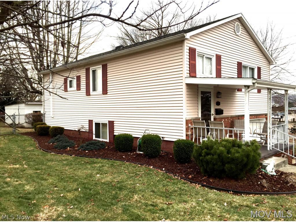 606 28th Street Vienna, WV 26105 - Photo 2 of 10