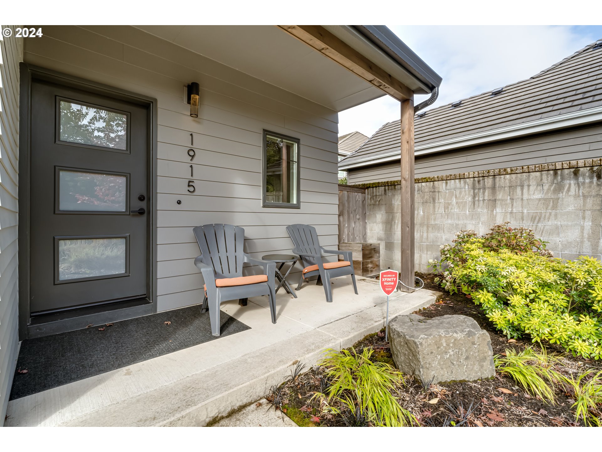 1915 Elkhorn Drive Eugene, OR 97408 - Photo 3 of 47