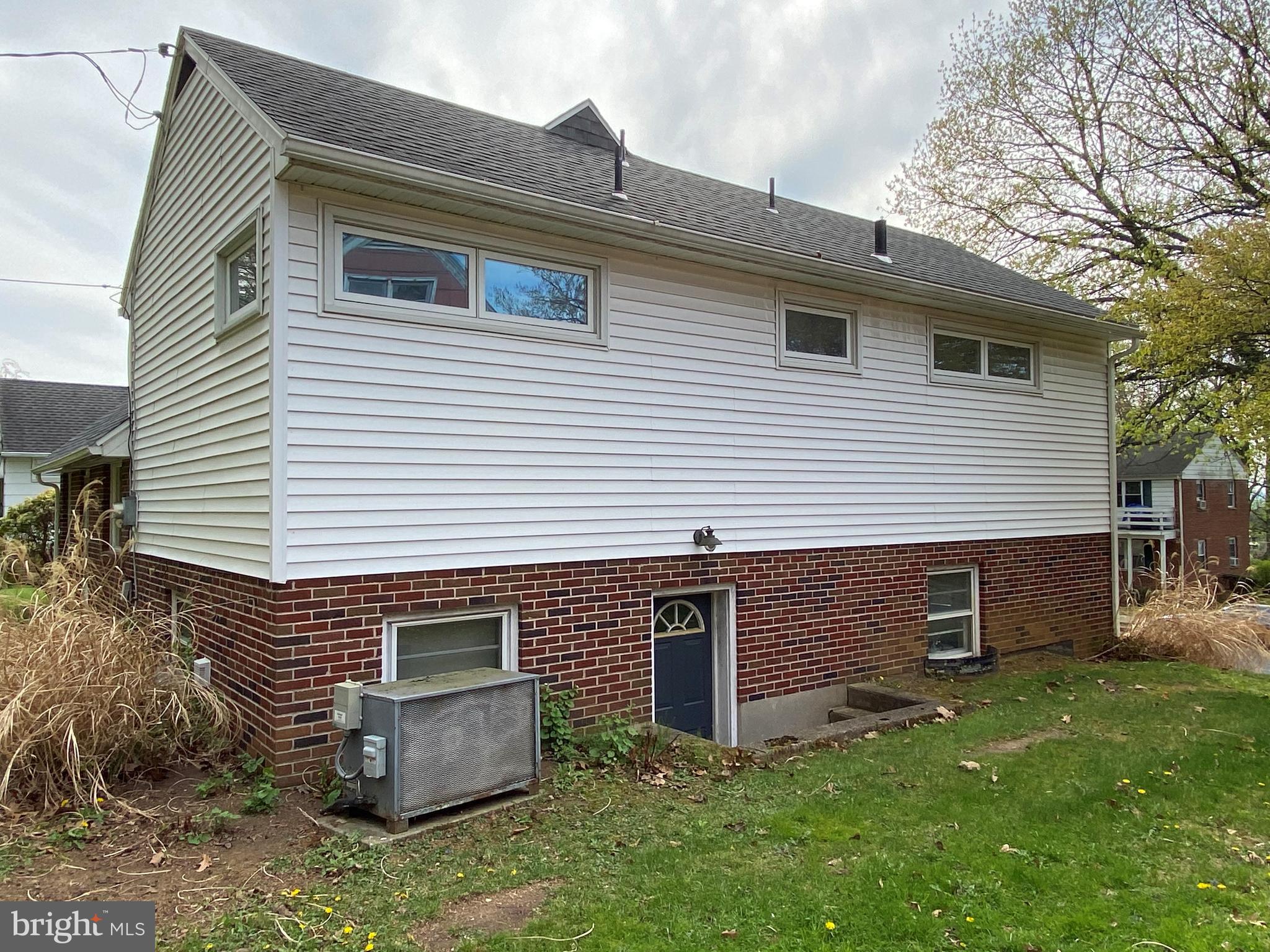 1909 Lorraine Road Reading, PA 19604 - Photo 8 of 26 Gallery Image 8