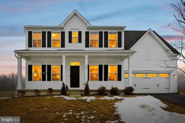 $689,999 | 243 Chastain Drive, Honey Brook, PA 19344