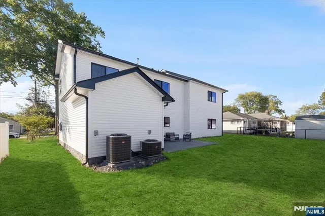 $1,238,800 | 27 Sullivan Drive, Emerson, NJ 07630