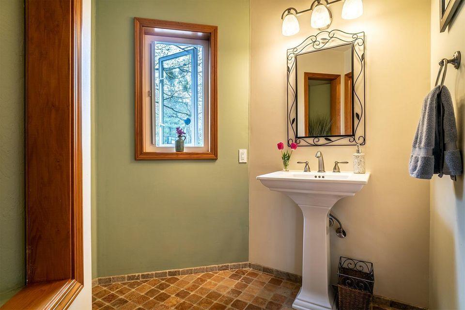 6344 Adams Road Talent, OR 97540 - Photo 18 of 29 18