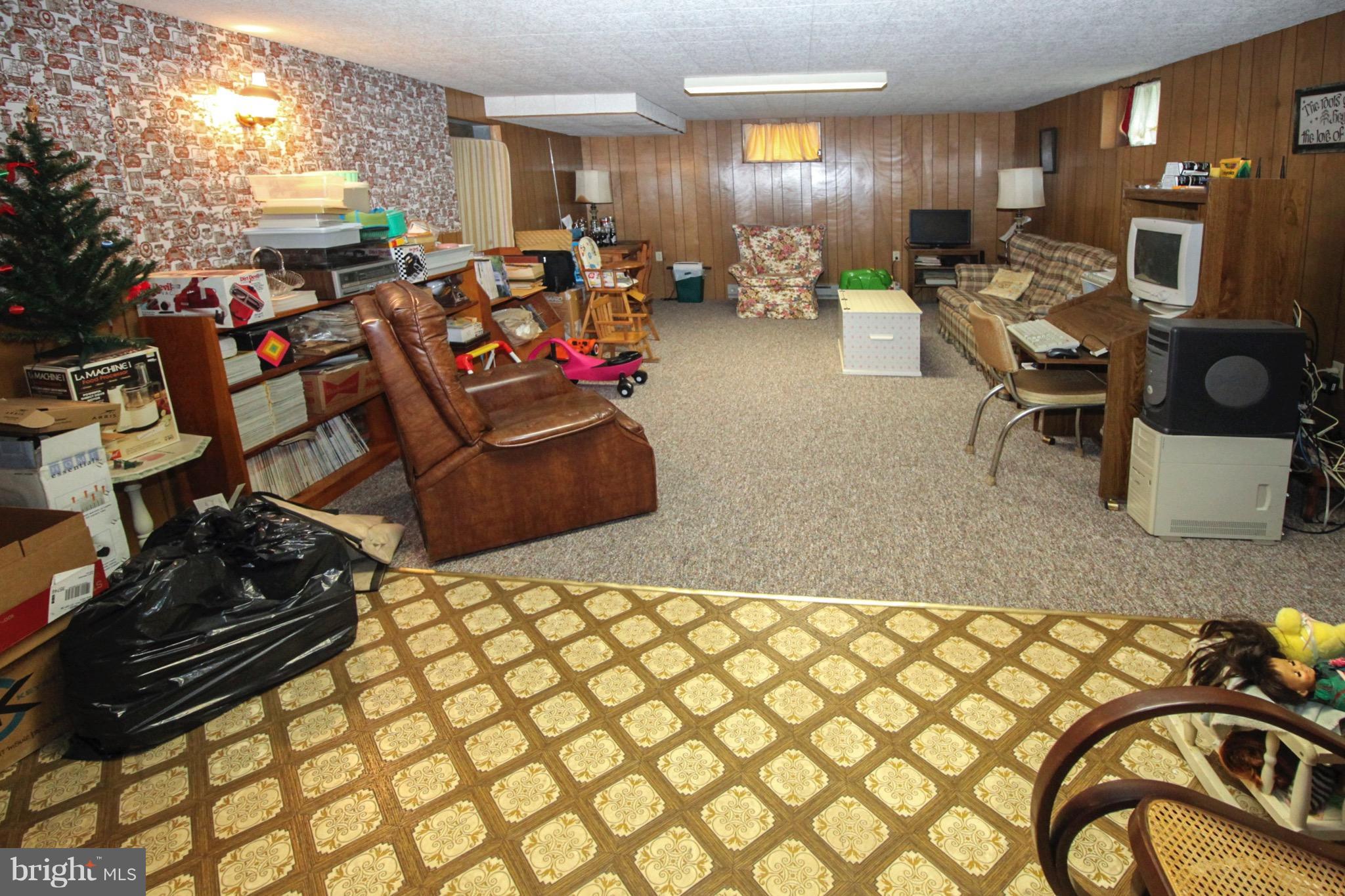 227 Hebb Road Hagerstown, MD 21740 - Photo 11 of 14 Family Room