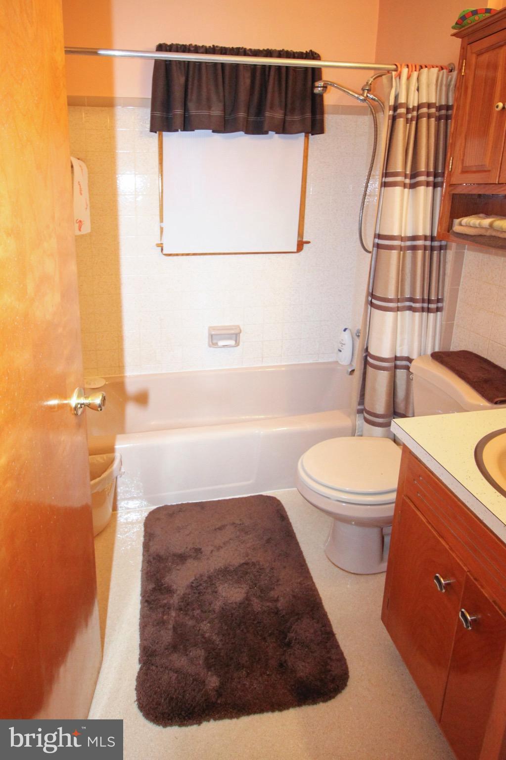 227 Hebb Road Hagerstown, MD 21740 - Photo 7 of 14 Bath