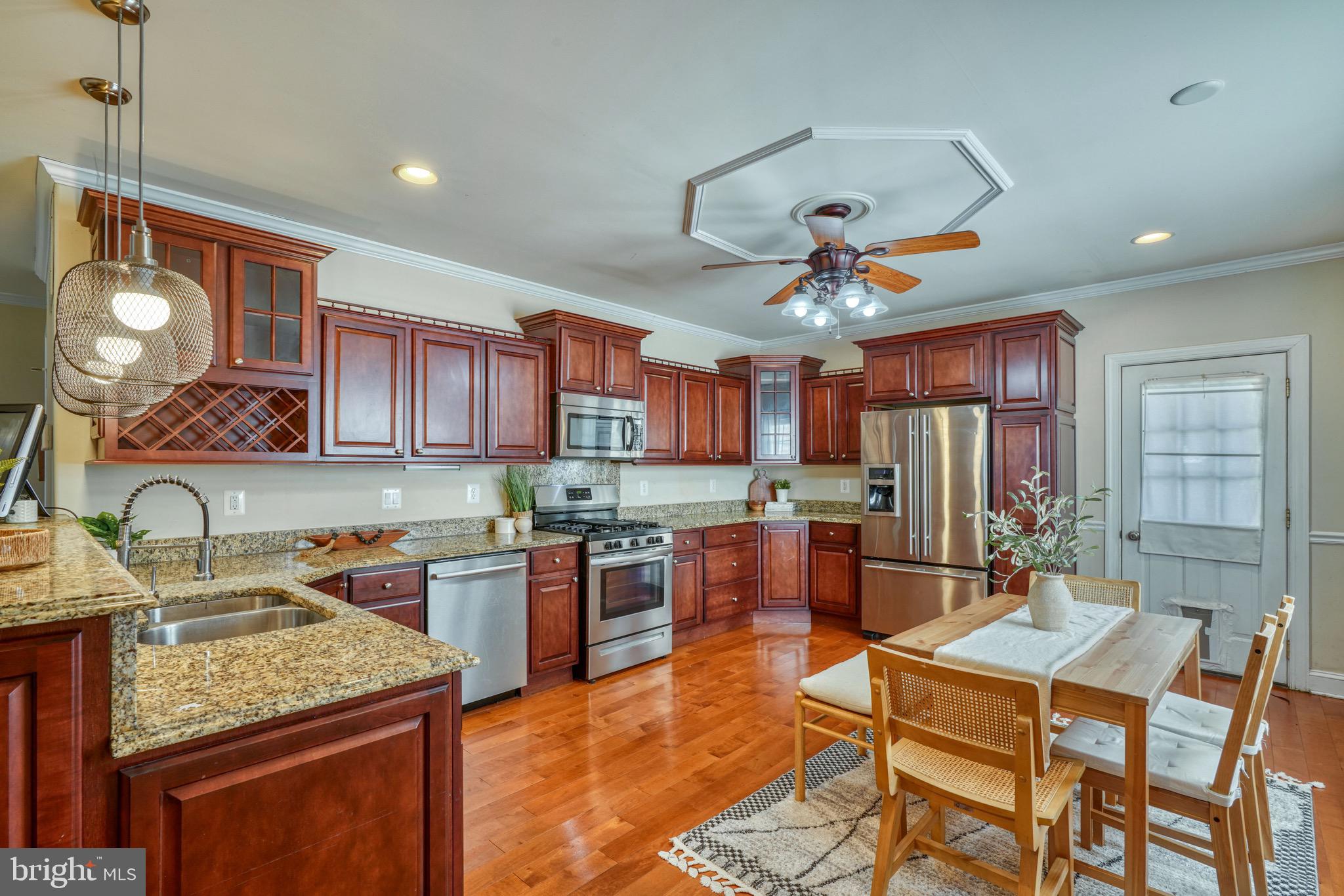 149 Riverside Road Essex, MD 21221 - Photo 16 of 56 Eat-In Kitchen