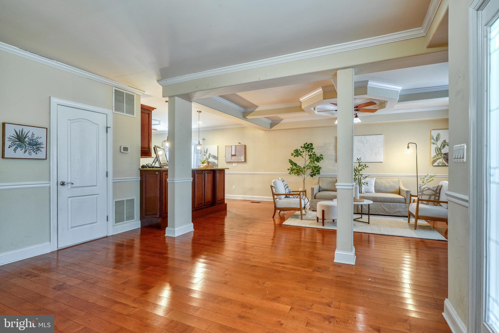 149 Riverside Road Essex, MD 21221 - Photo 7 of 56 Entrance/Hall