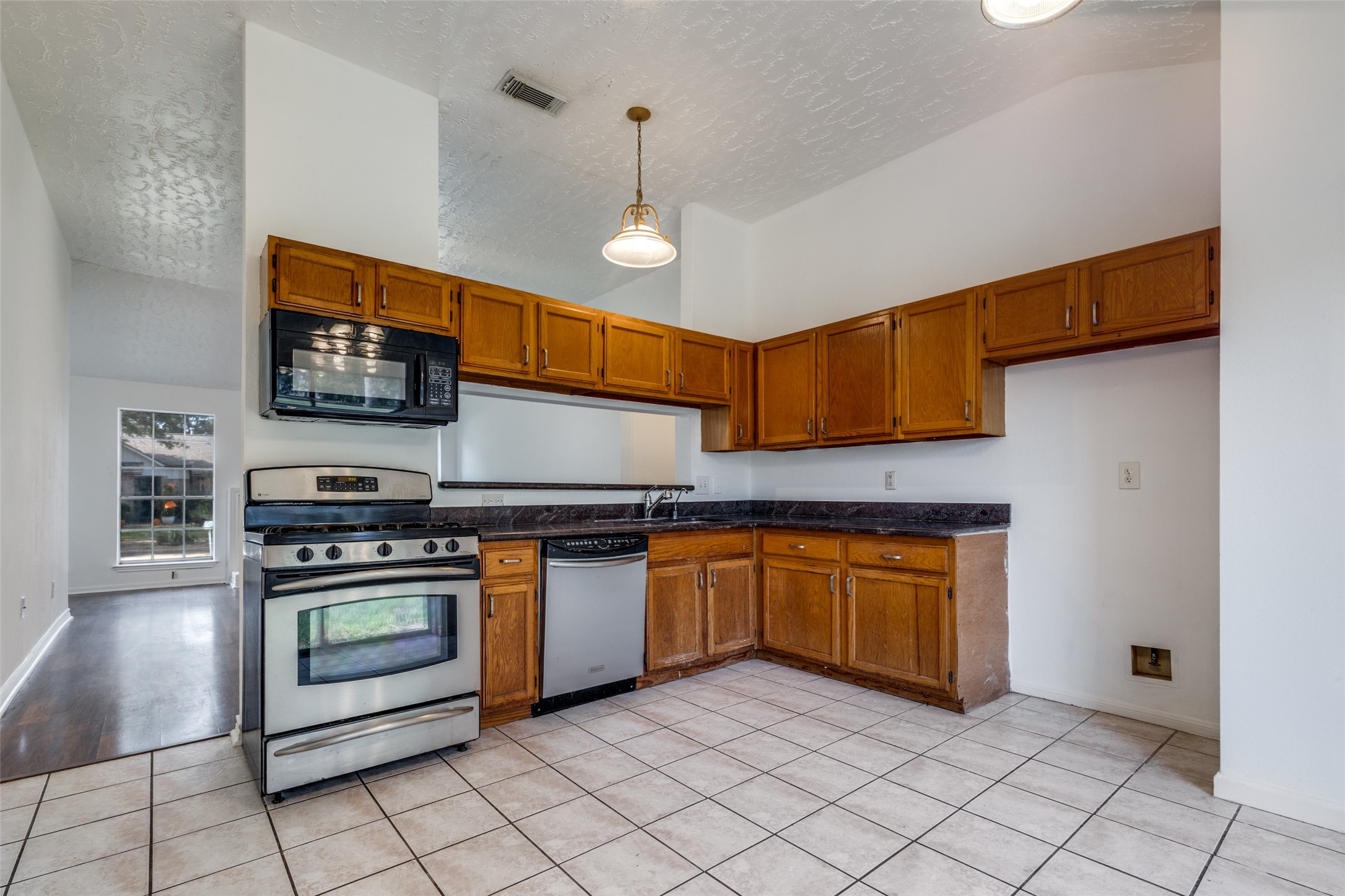 2014 Powder Mist Lane Katy, TX 77449 - Photo 3 of 12 Large kitchen area.