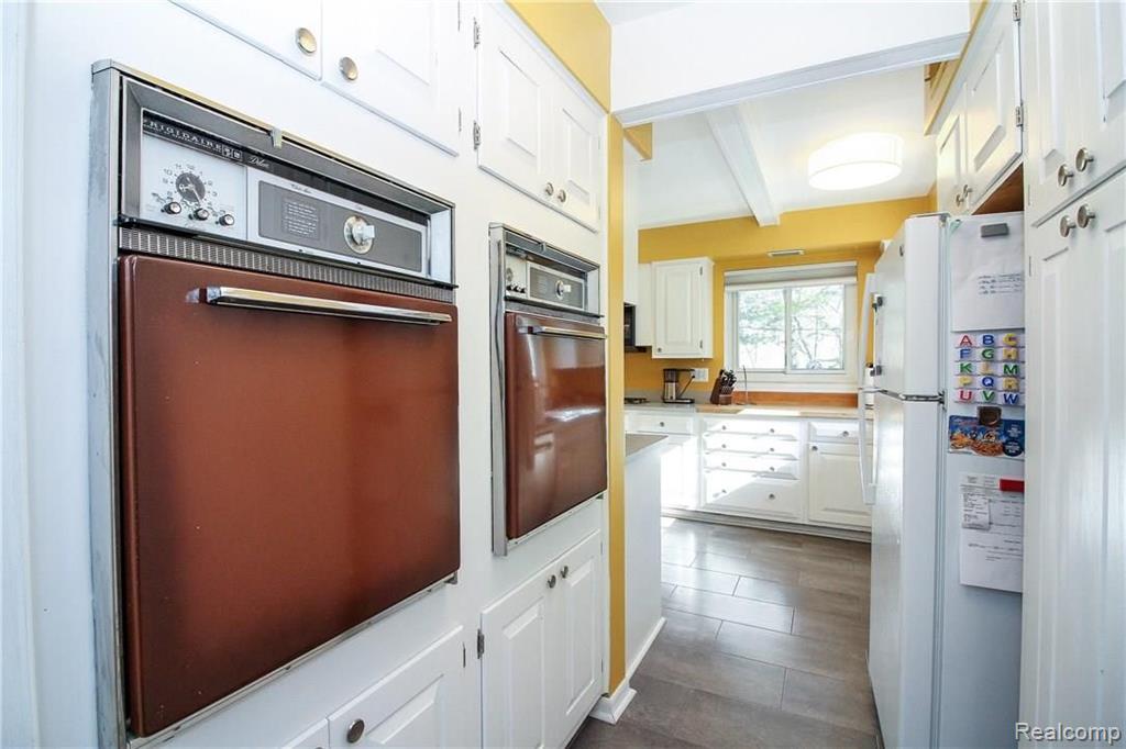 19312 Beverly Road Beverly Hills, MI 48025 - Photo 26 of 50