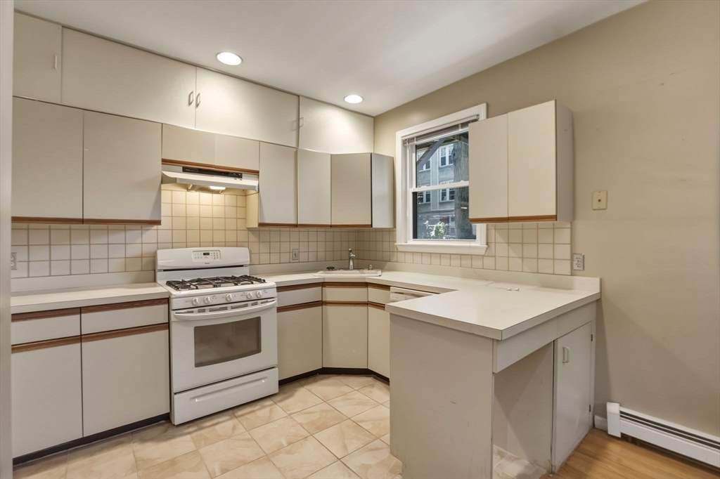 127 Kilsyth Road, Unit 3 Boston, MA 02135 - Photo 7 of 28