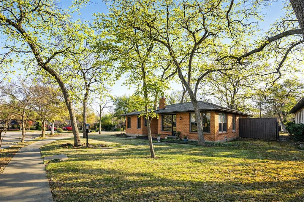 900 Treasure Road Garland, TX 75041 - Photo 2 of 30