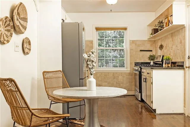 $275,000 | 55 Delmont Drive Northeast, Unit D1, Atlanta, GA 30305