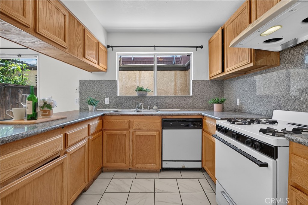 11837 Ferris Road, Unit K El Monte, CA 91732 - Photo 7 of 19