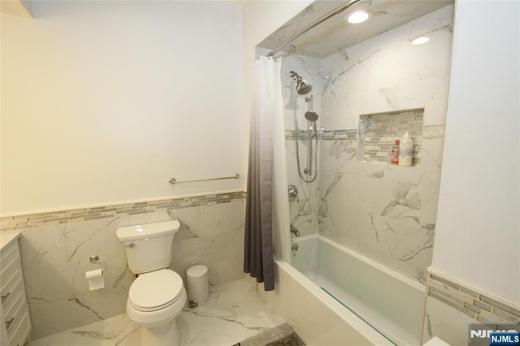 7 Stuart Street Waldwick, NJ 07463 - Photo 26 of 49