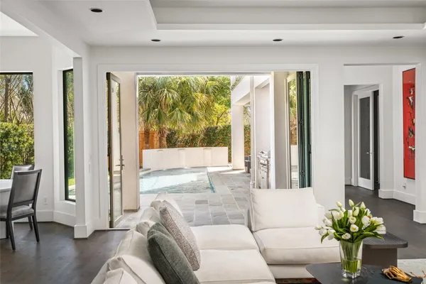 $4,475,000 | 3703 Wroxton Road, West University Place, TX 77005