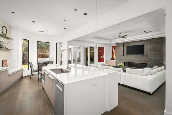 $4,475,000 | 3703 Wroxton Road, West University Place, TX 77005