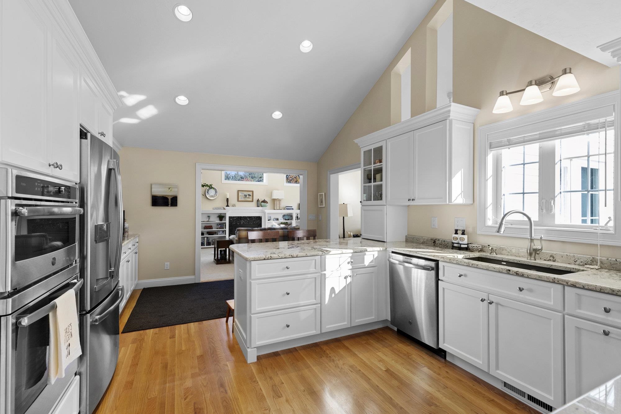 67 Hampton Meadows Hampton, NH 03842 - Photo 11 of 38