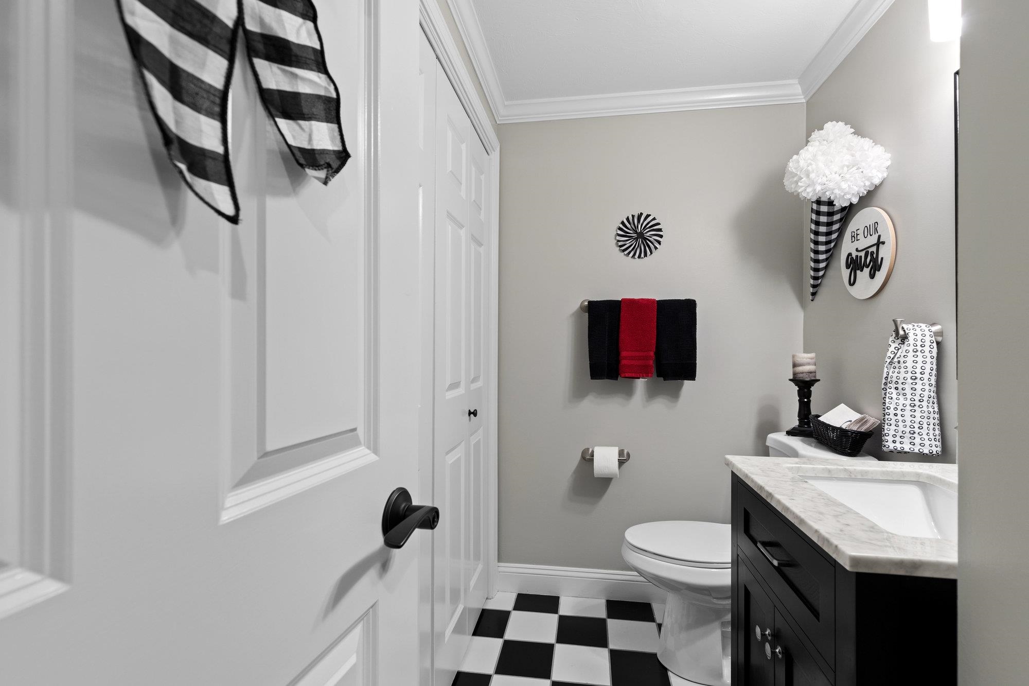 67 Hampton Meadows Hampton, NH 03842 - Photo 14 of 38