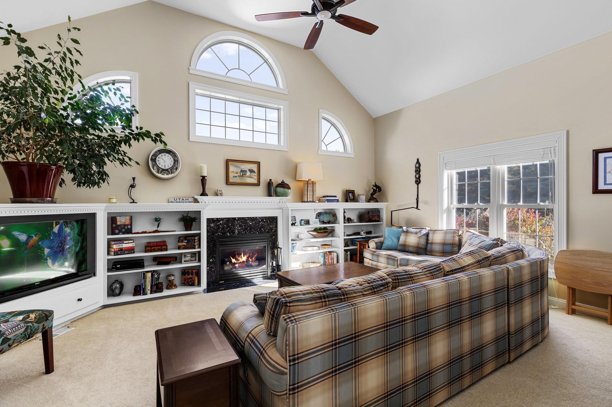 67 Hampton Meadows Hampton, NH 03842 - Photo 8 of 38