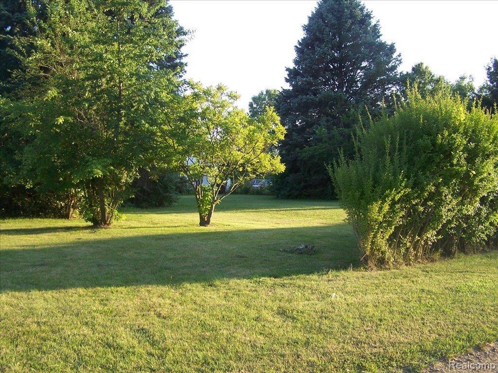46759 Wear Road Belleville, MI 48111 - Photo 5 of 11 BACK YARD IS FENCED