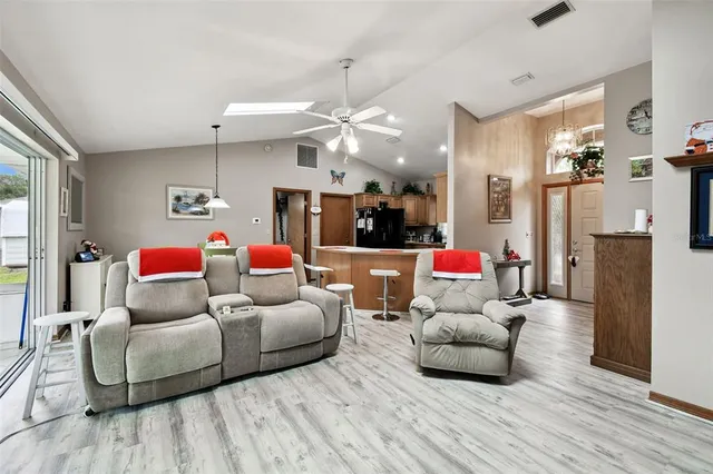 $340,000 | 250 Sunrise Boulevard, DeBary, FL 32713