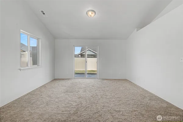 $315,000 | 1118 West Sequoia Road, Moses Lake, WA 98837