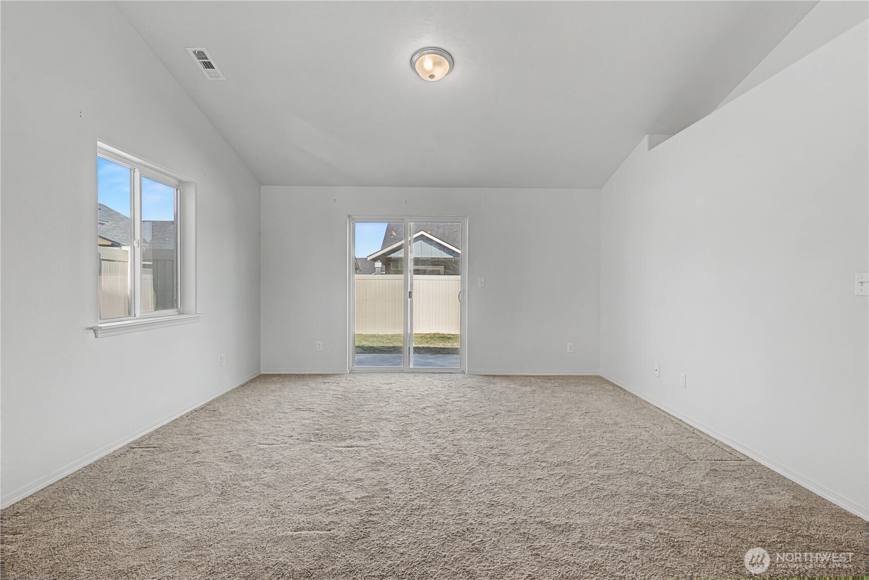 1118 West Sequoia Road Moses Lake, WA 98837 - Photo 3 of 26