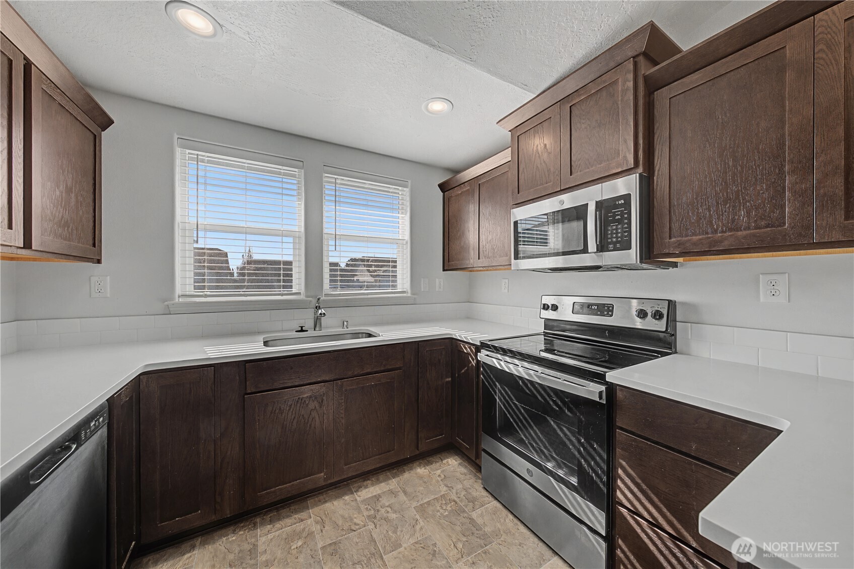 1118 West Sequoia Road Moses Lake, WA 98837 - Photo 6 of 26