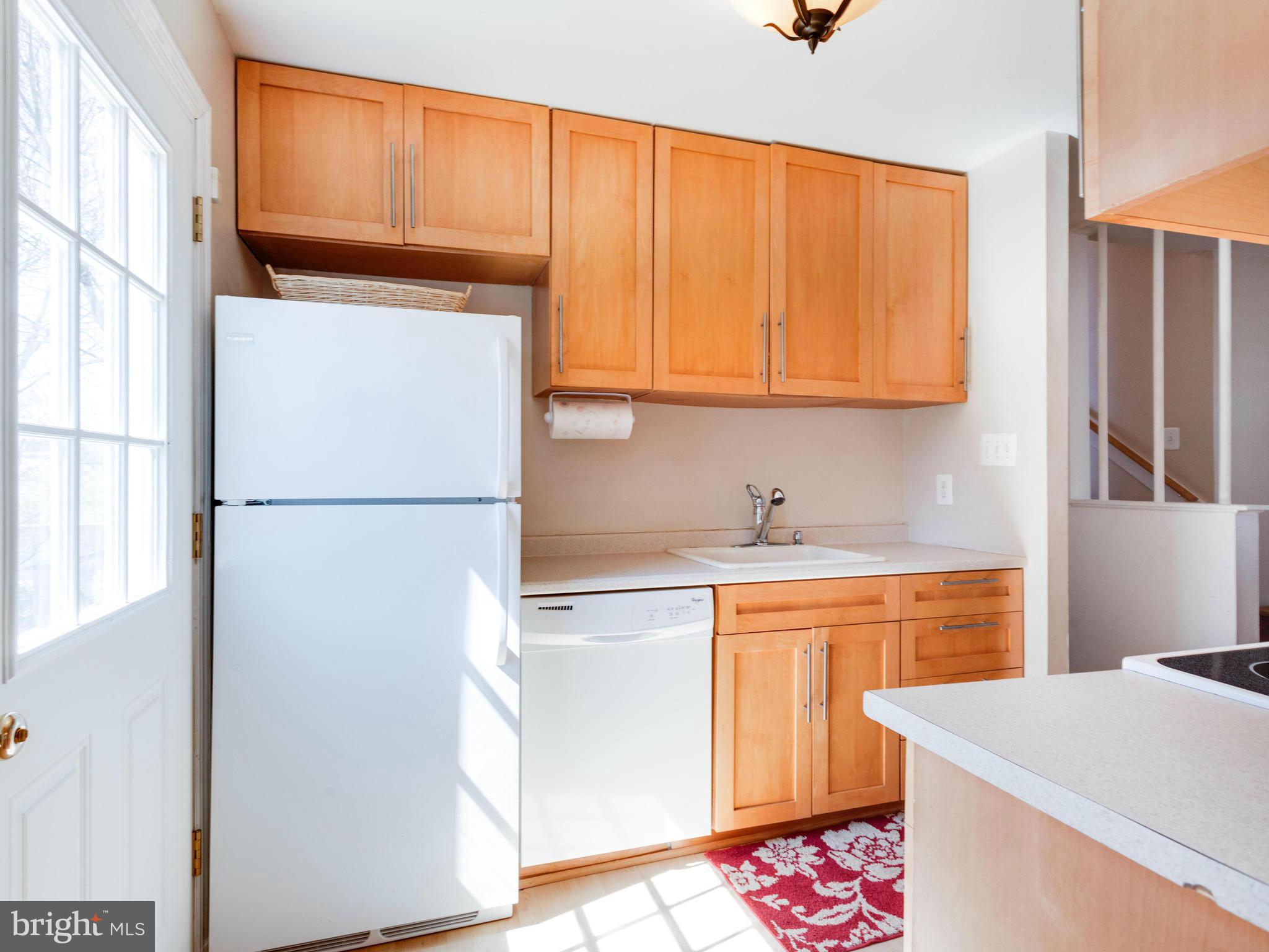 405 West Ash Road Sterling, VA 20164 - Photo 8 of 22 Kitchen
