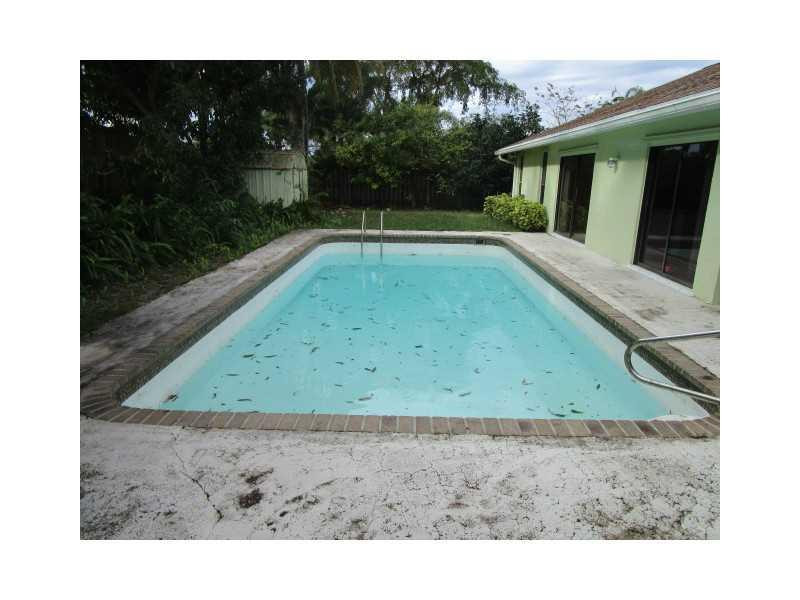 7499 San Clemente Place Boca Raton, FL 33433 - Photo 16 of 16 Pool.