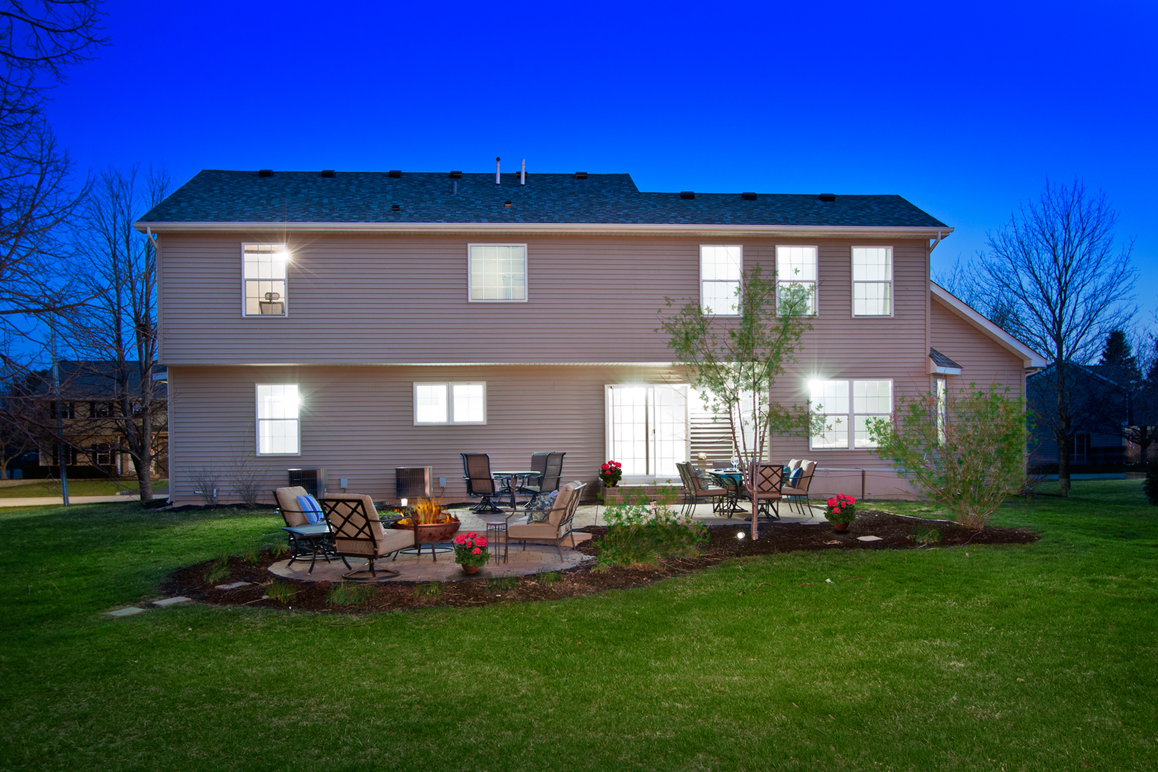 2424 Hidden Trail Spring Grove, IL 60081 - Photo 2 of 25