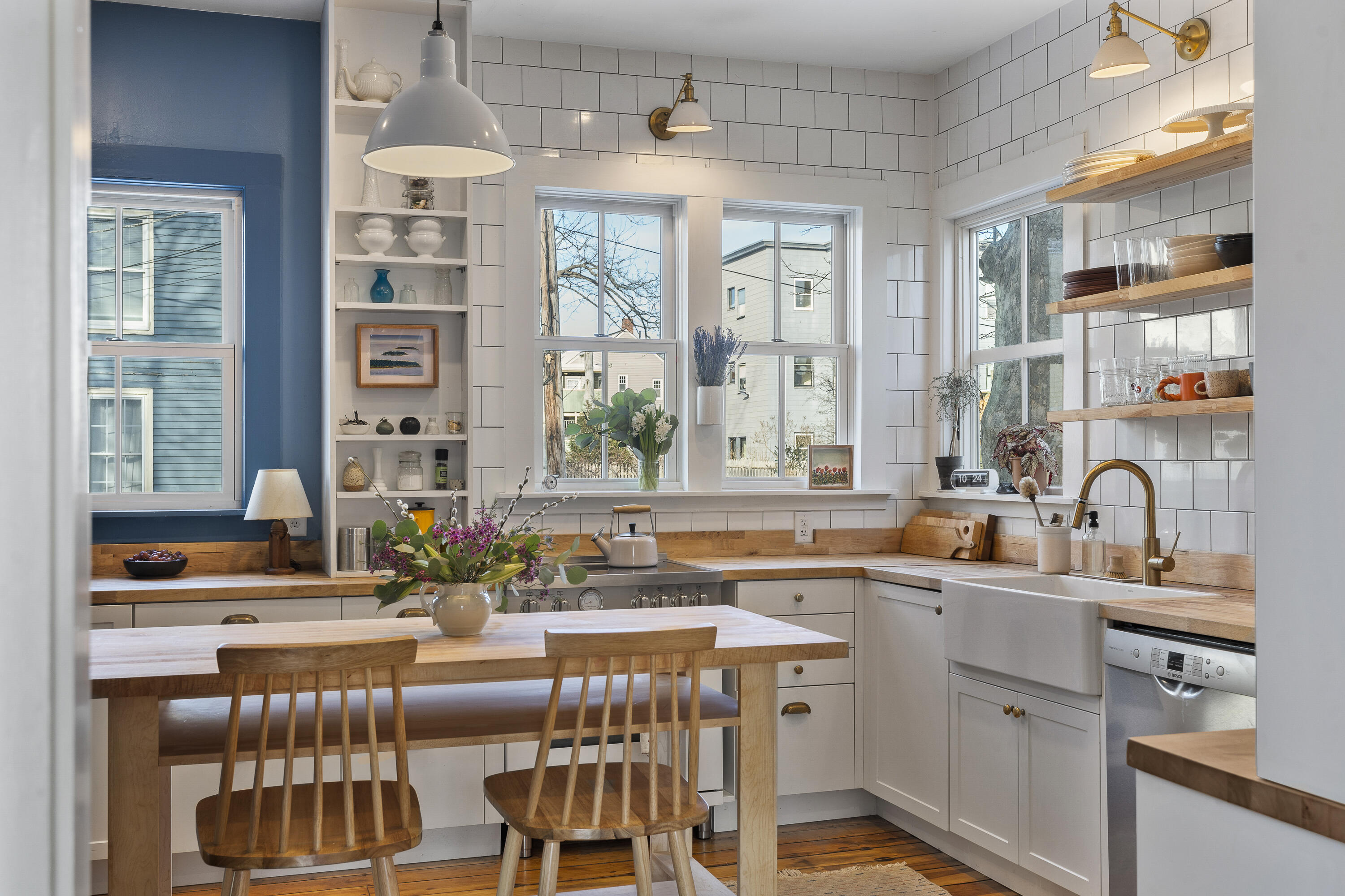 (17)_105R Brackett St. Portland(MAPS)