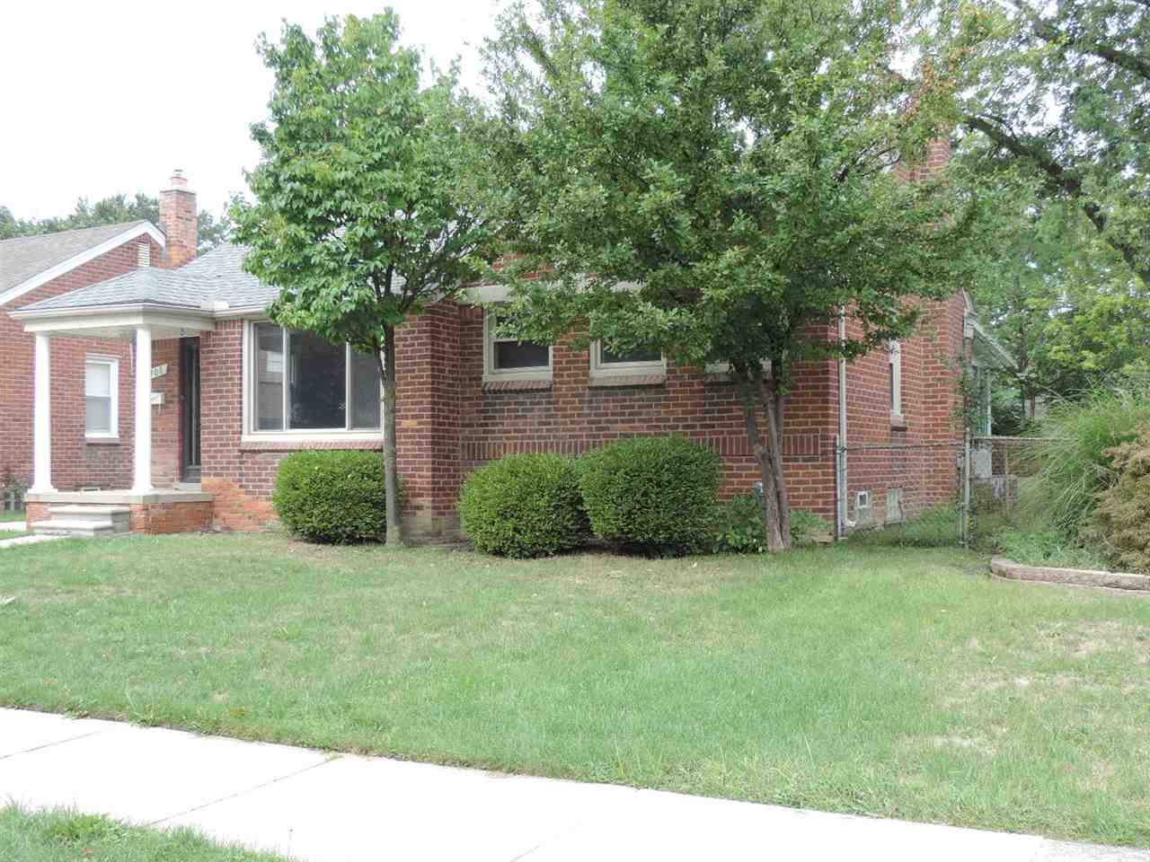 406 Normandy Road Royal Oak, MI 48073 - Photo 36 of 41 31359231-35.JPG