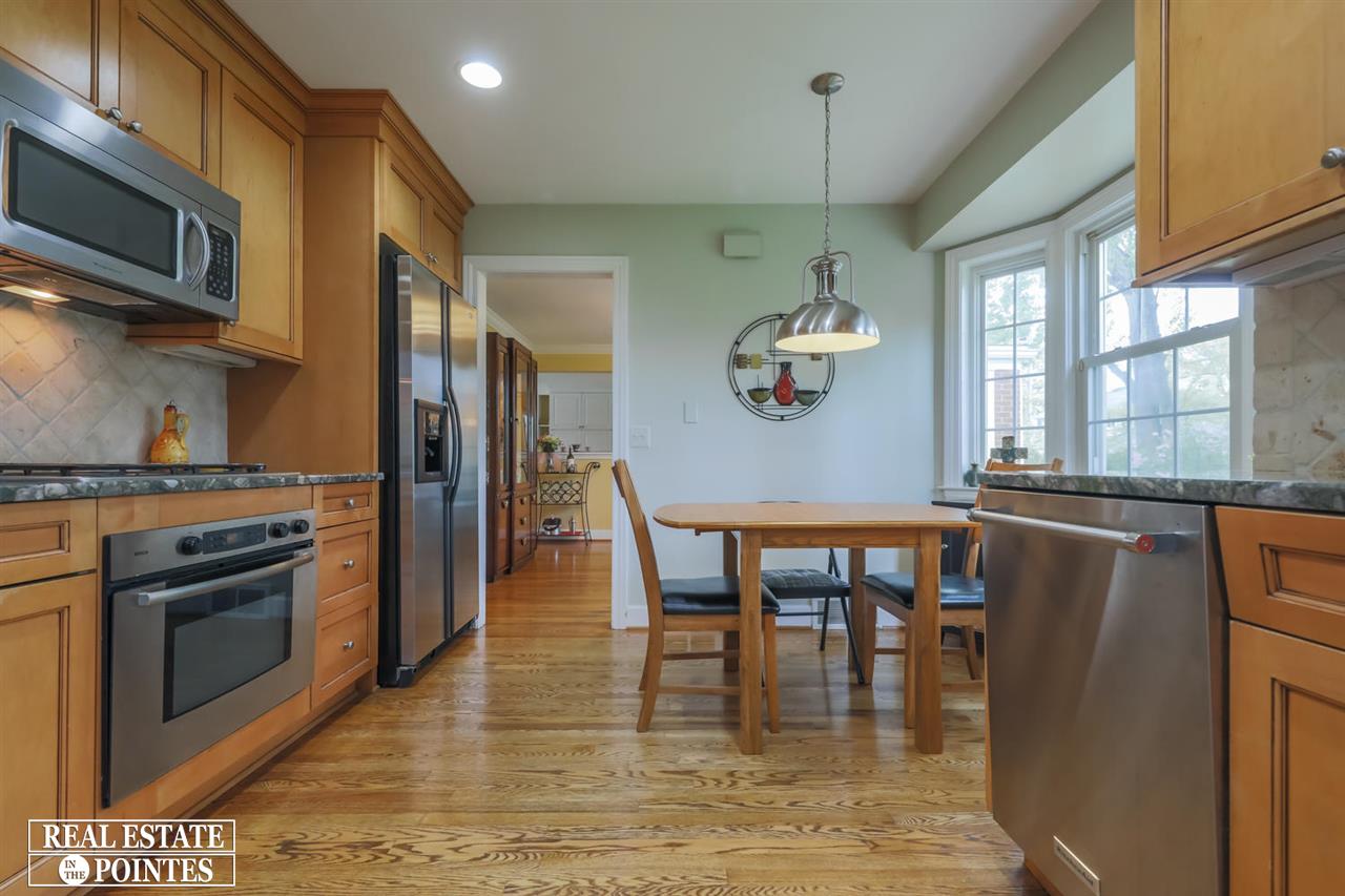 404 Lexington Road Grosse Pointe Farms, MI 48236 - Photo 13 of 35