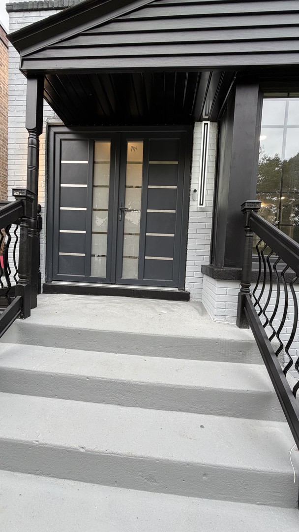 3024 West Fargo Avenue Chicago, IL 60645 - Photo 2 of 38 a view of entryway