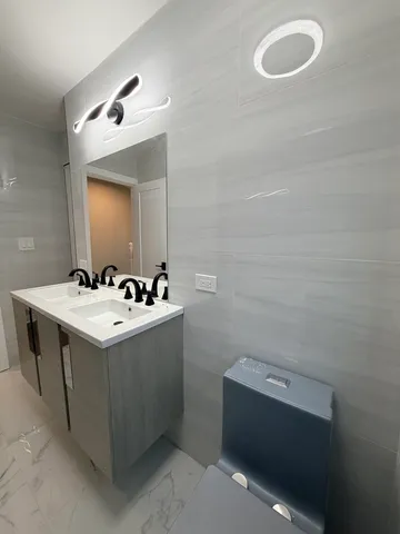 $719,900 | 3024 West Fargo Avenue, Chicago, IL 60645