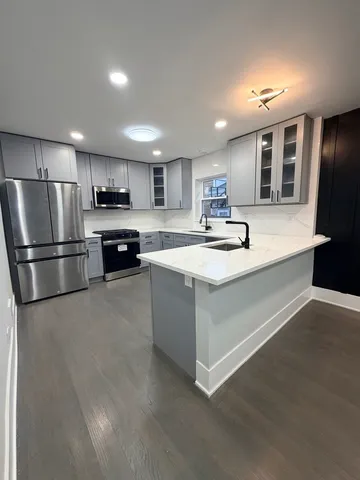 $719,900 | 3024 West Fargo Avenue, Chicago, IL 60645