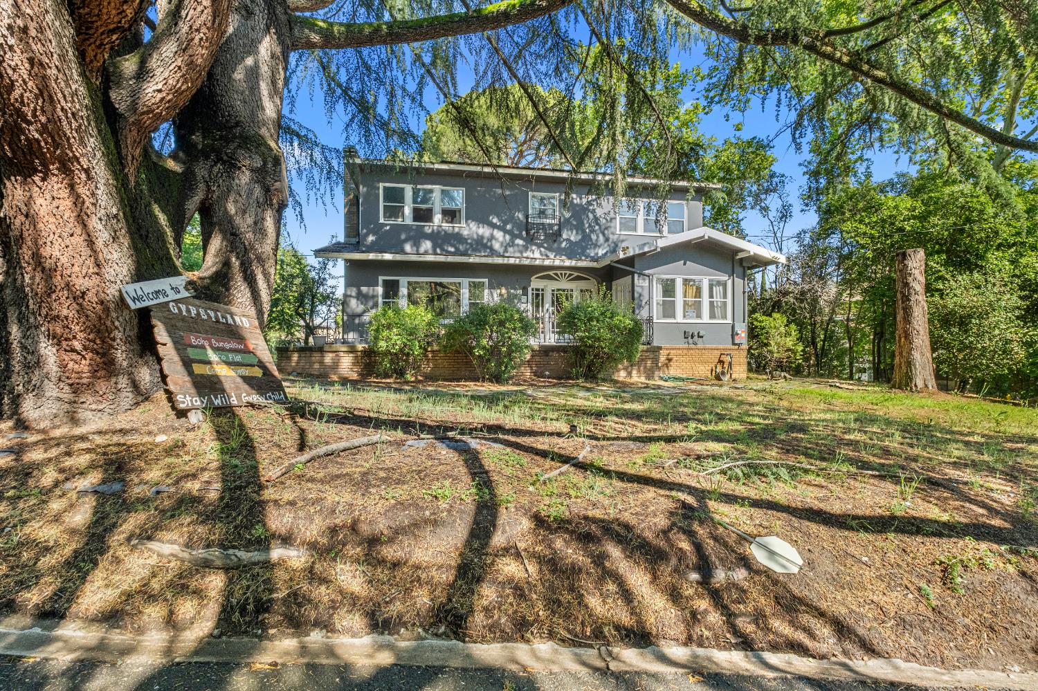 320 Taylor Road Newcastle, CA 95658 - Photo 5 of 75 a front view of a house with a yard