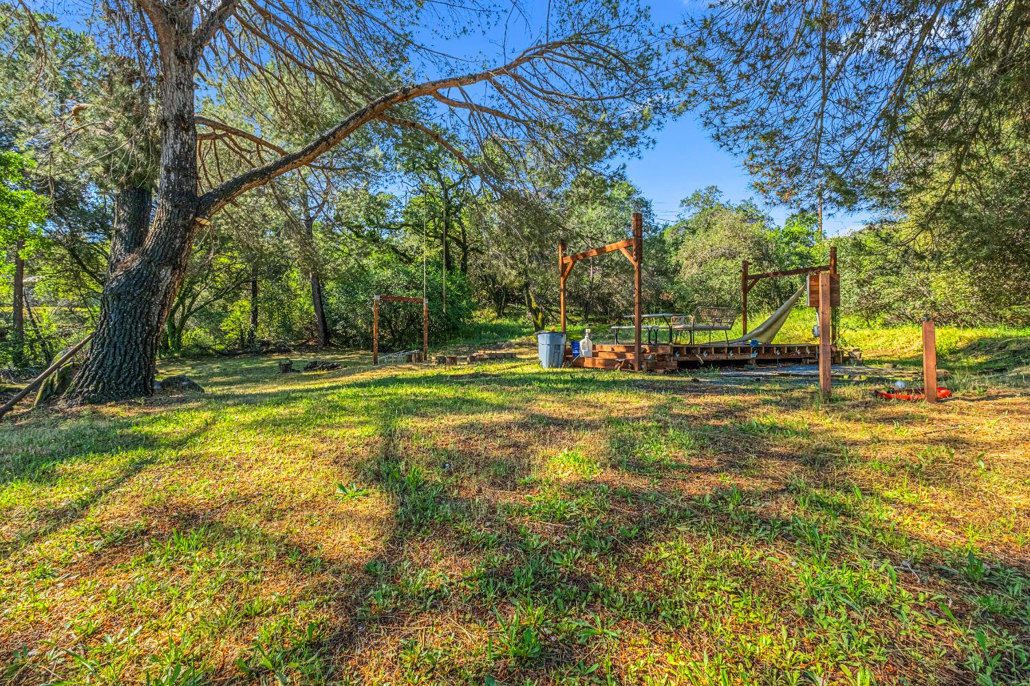 320 Taylor Road Newcastle, CA 95658 - Photo 61 of 75 a view of a volley ball court