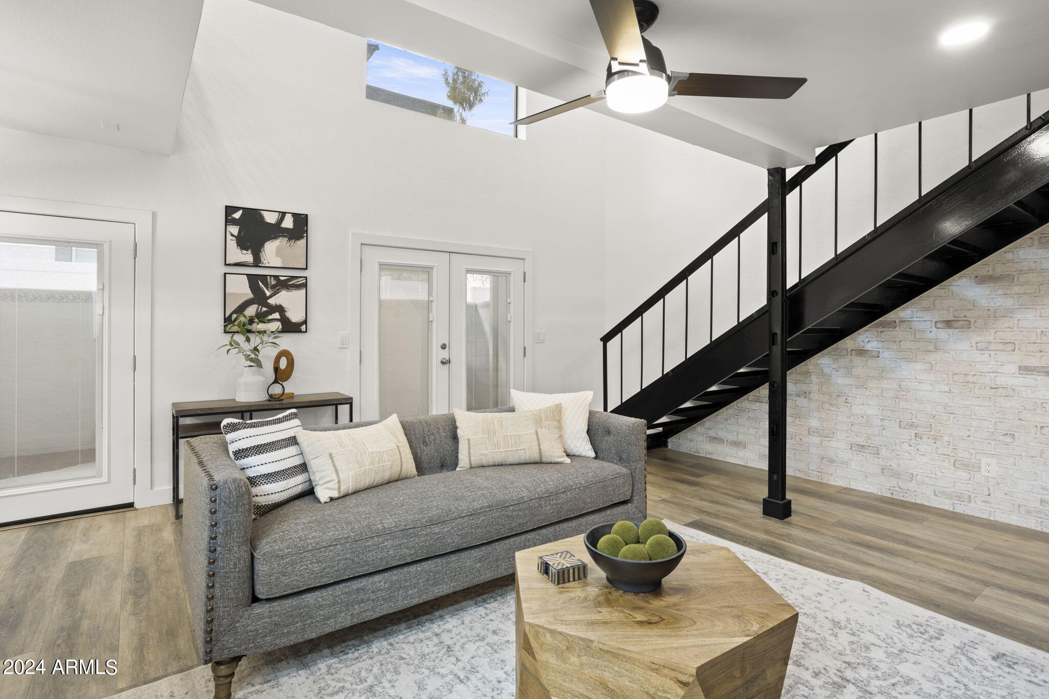 3136 North 38th Street, Unit 1 Phoenix, AZ 85018 - Photo 12 of 42 Recessed lighting/fans/natural light
