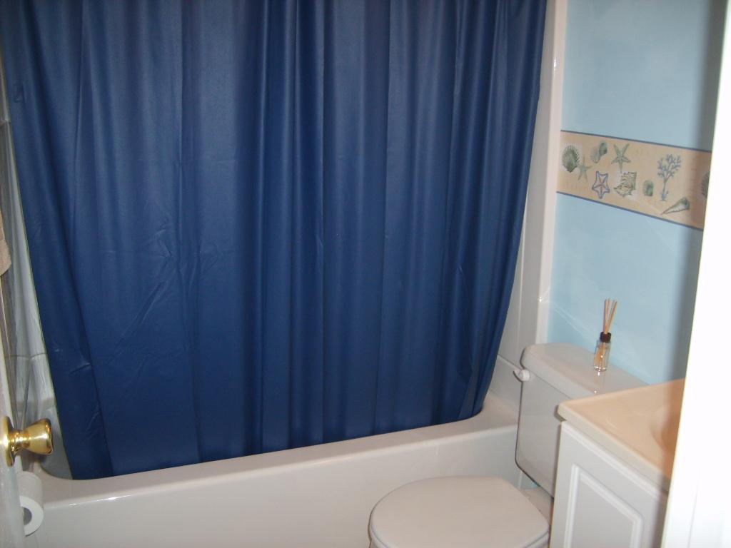 34 Village Road Lewisburg, WV 24901 - Photo 13 of 20 Second floor bath