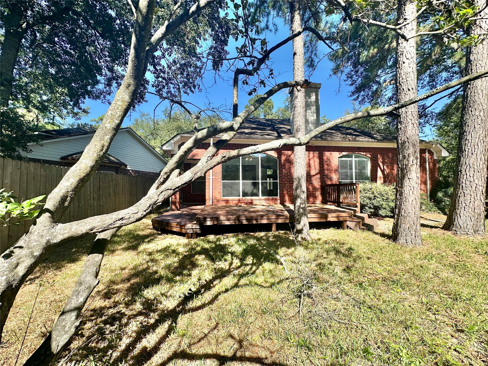 18 South Willow Point Circle Spring, TX 77382 - Photo 25 of 27 a view of a house with pool and sitting area