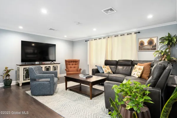 $3,500 | 1 Laurie Lane, Wilton, NY 12866